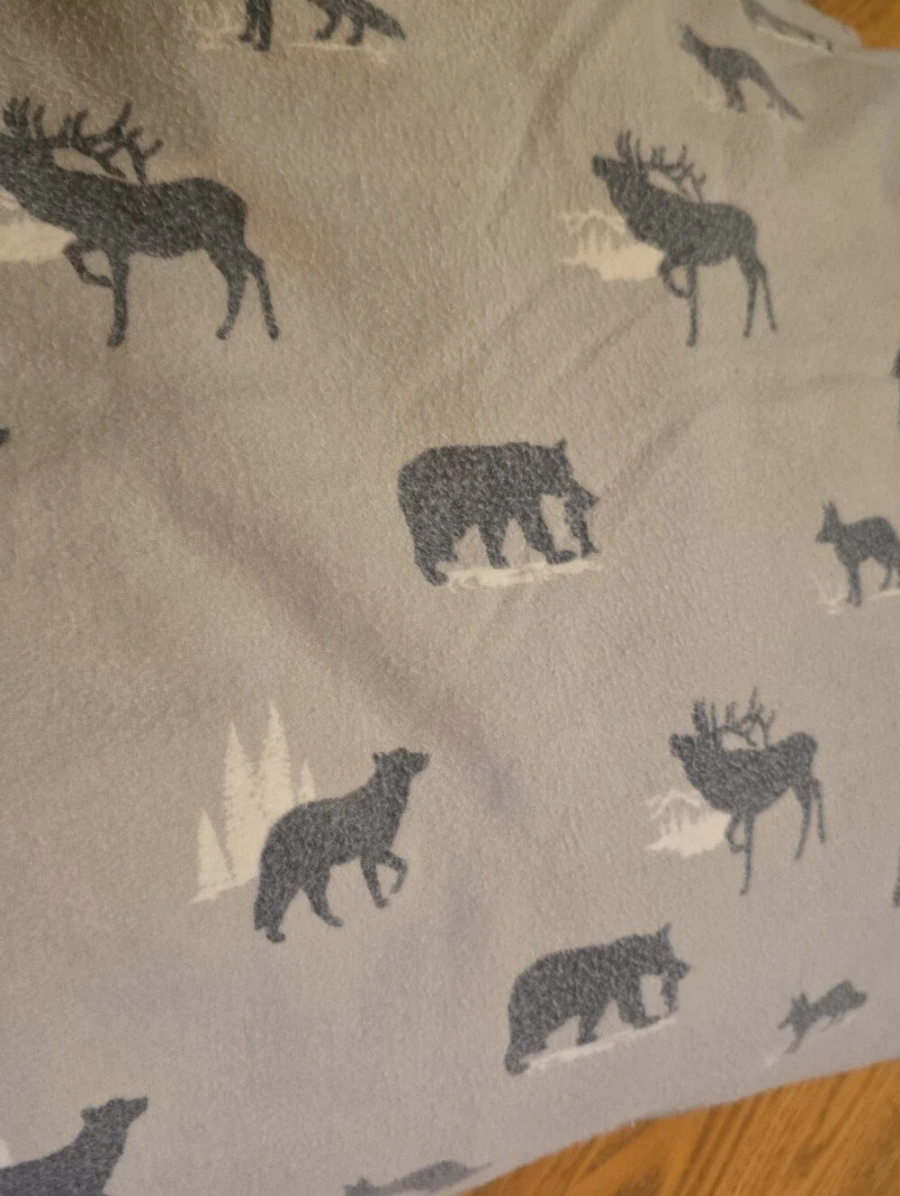 Plush Gray Woodland Animal Fleece Kung Fitted